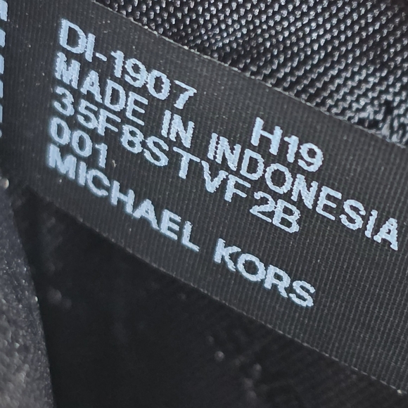 Michael Kors Jet Set Medium Bifold Black Wallet - Picture 4 of 6